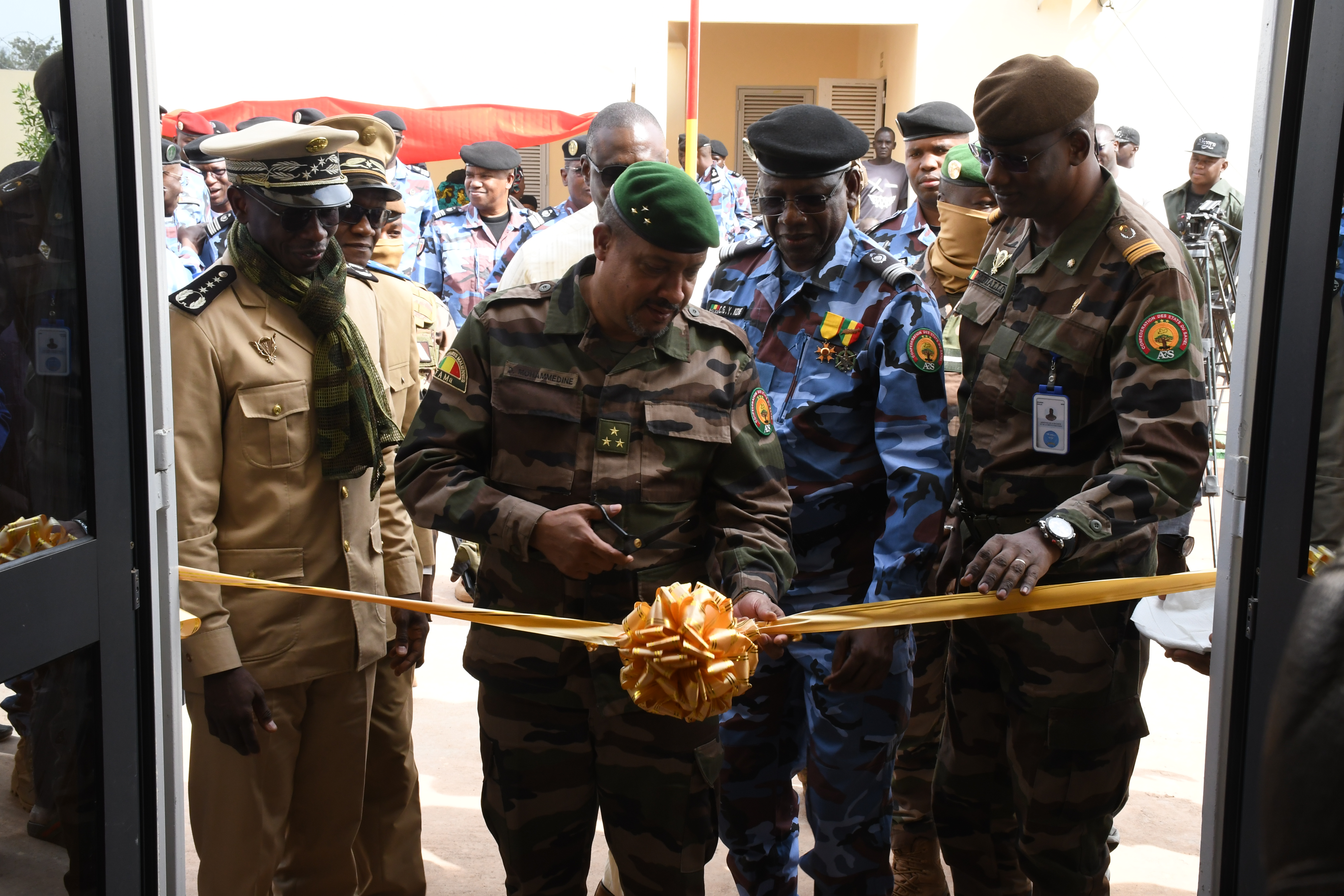 INAUGURATION DU COMMISSARIAT DE POLICE DE KOULIKORO-GARE : Le Méguétan exprime sa gratitude au Général de Division Daoud Aly MOHAMMEDINE
