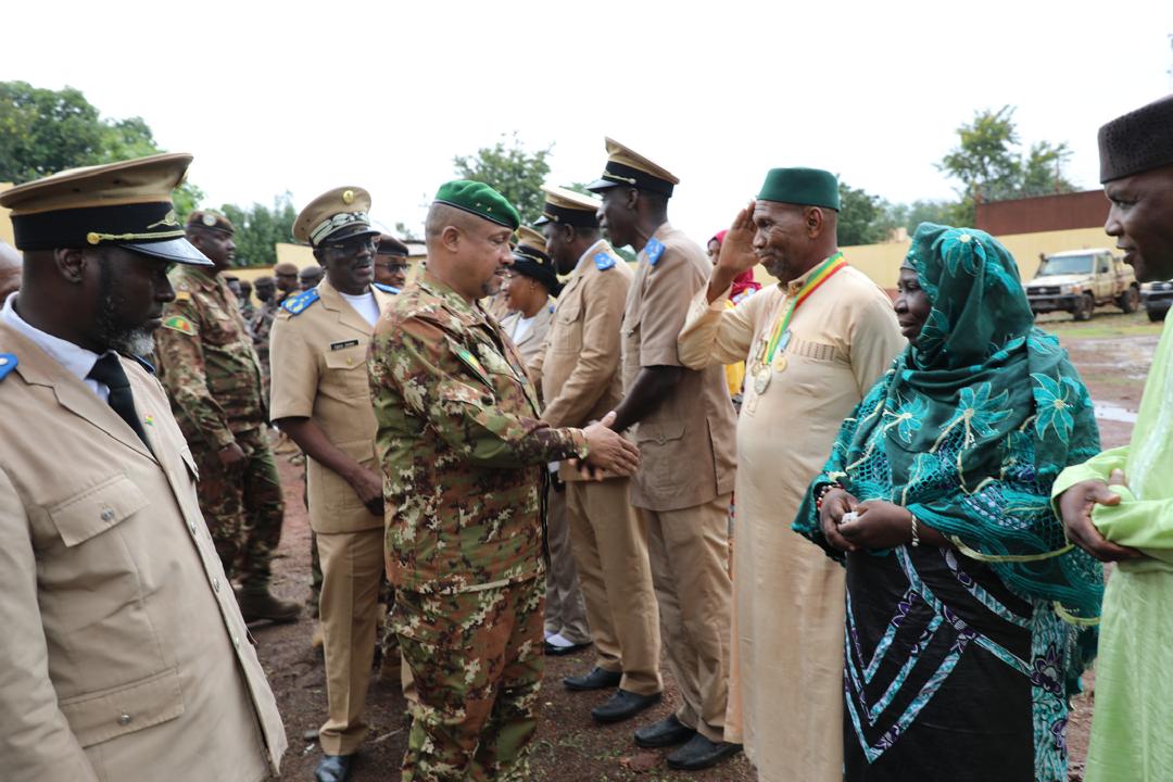 INAUGURATION DU PELETON DE LA GARDE DE KADIOLO