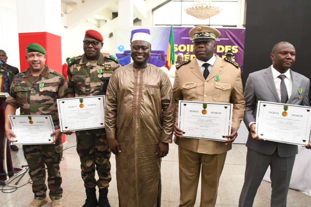 CÉRÉMONIE DE REMISE DE LA MÉDAILLE DU MÉRITE SPORTIF